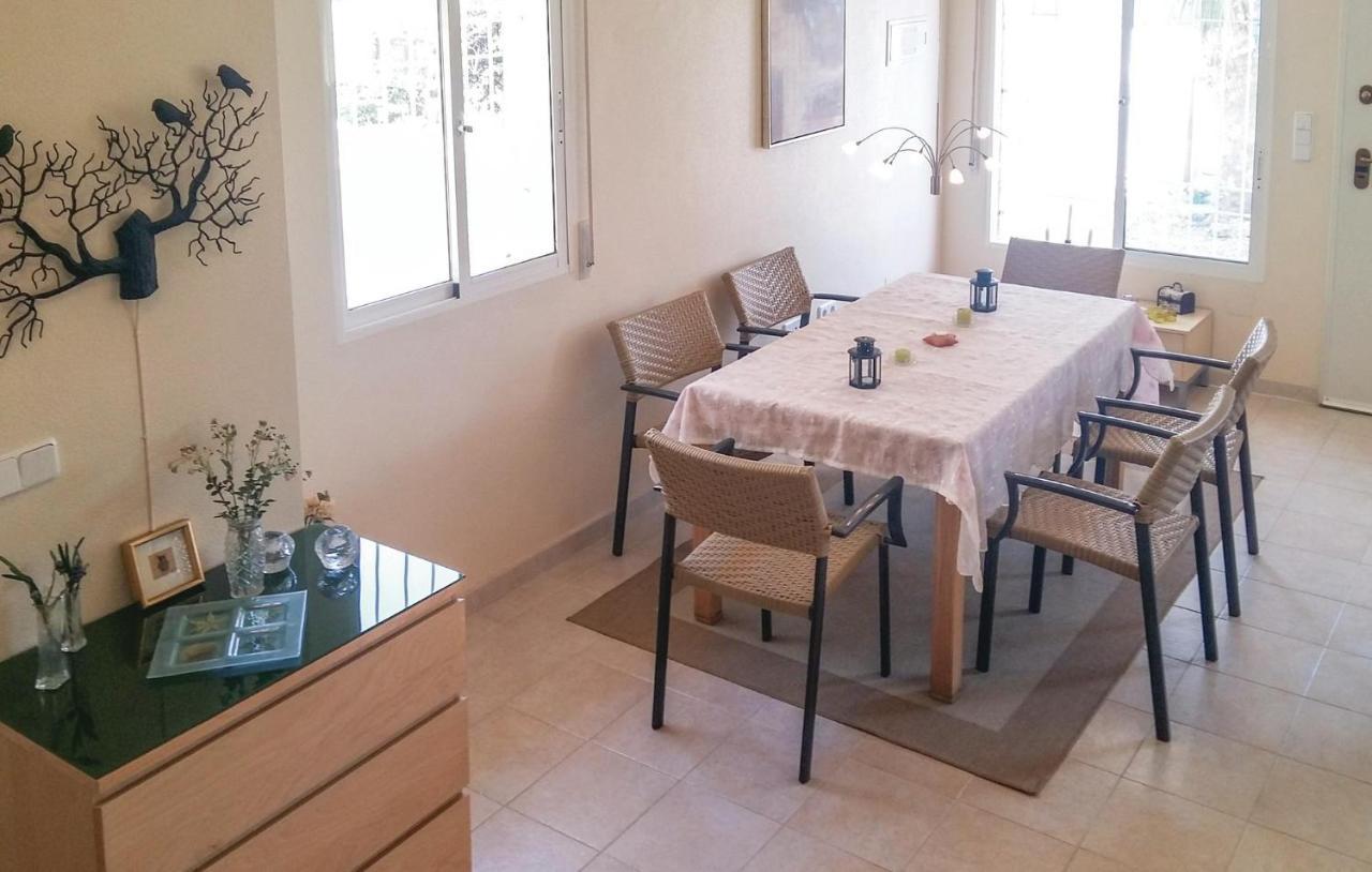 Cozy Home In Orihuela Costa With Kitchen Dehesa de Campoamor  Buitenkant foto