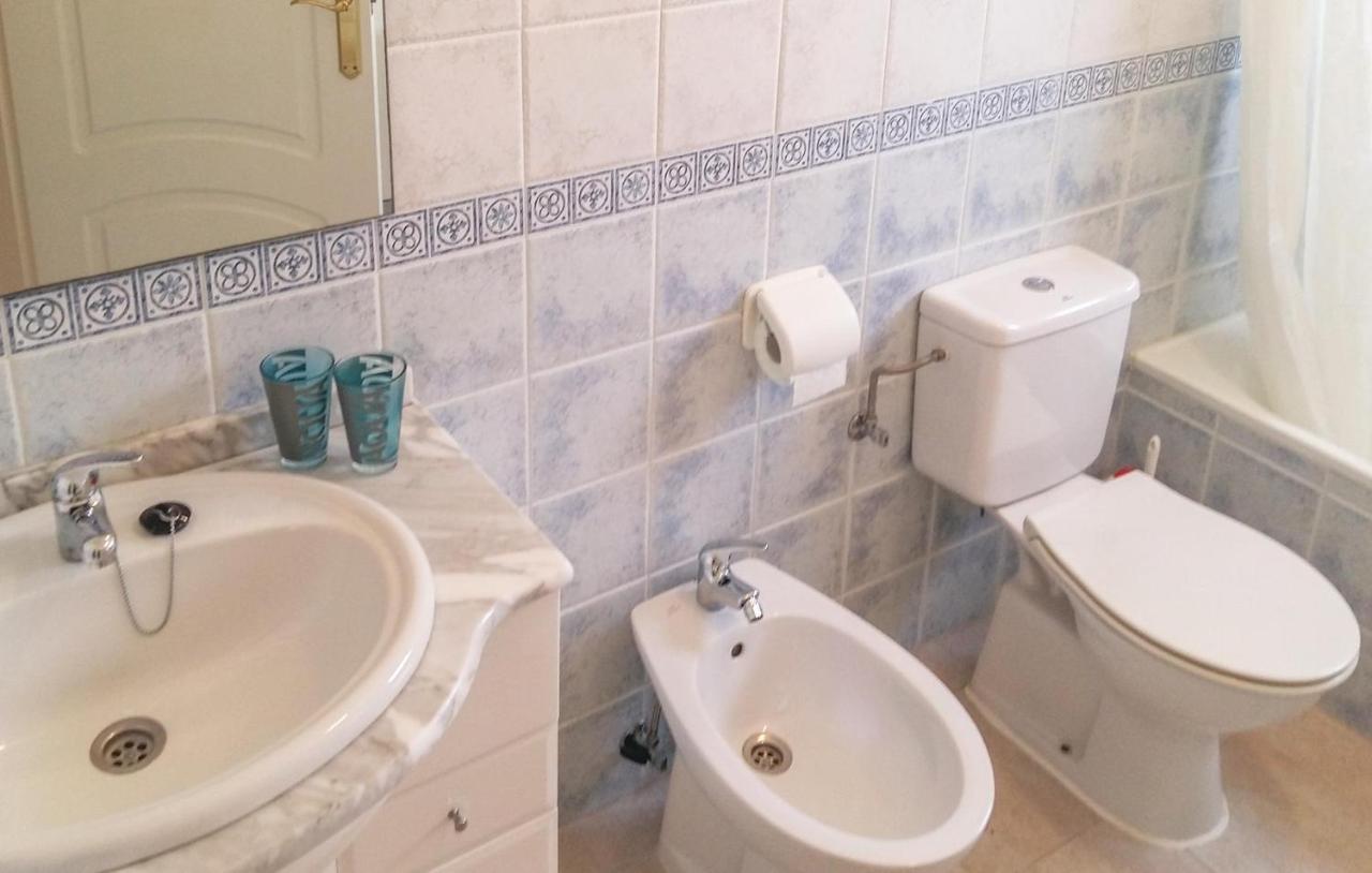 Cozy Home In Orihuela Costa With Kitchen Dehesa de Campoamor  Buitenkant foto